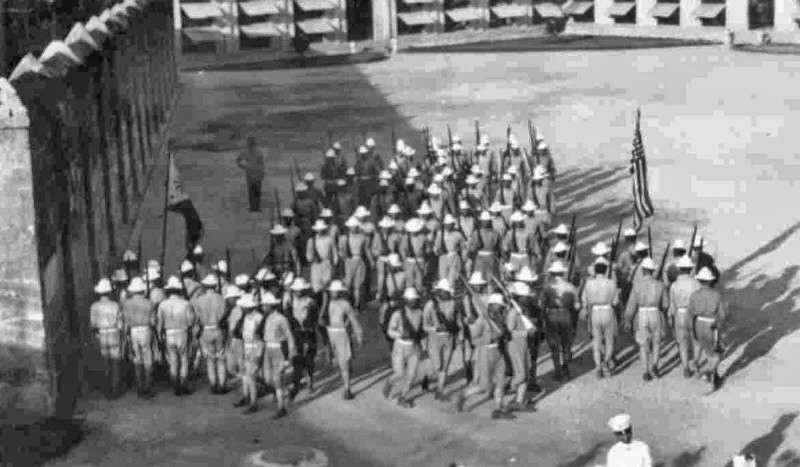 Manila-The guards Close Order Drill